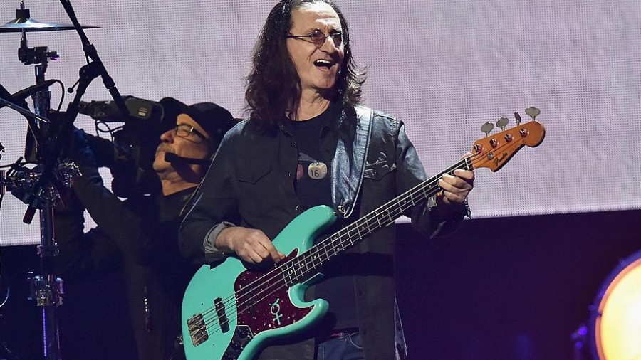 Rush s Geddy Lee Reveals How Many Basses He Owns Names His Desert Island Bass Ultimate Guitar