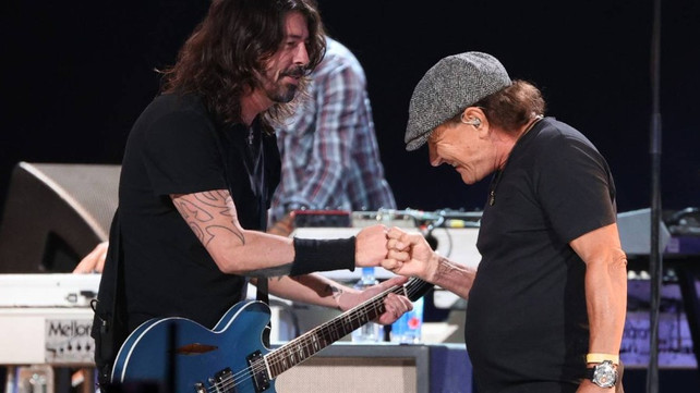 Watch: AC/DC Frontman Joins Foo Fighters Onstage for 'Back in Black ...
