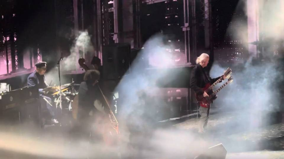 Jimmy Page Honors Link Wray by Performing for the First Time in Eight Years Ultimate Guitar