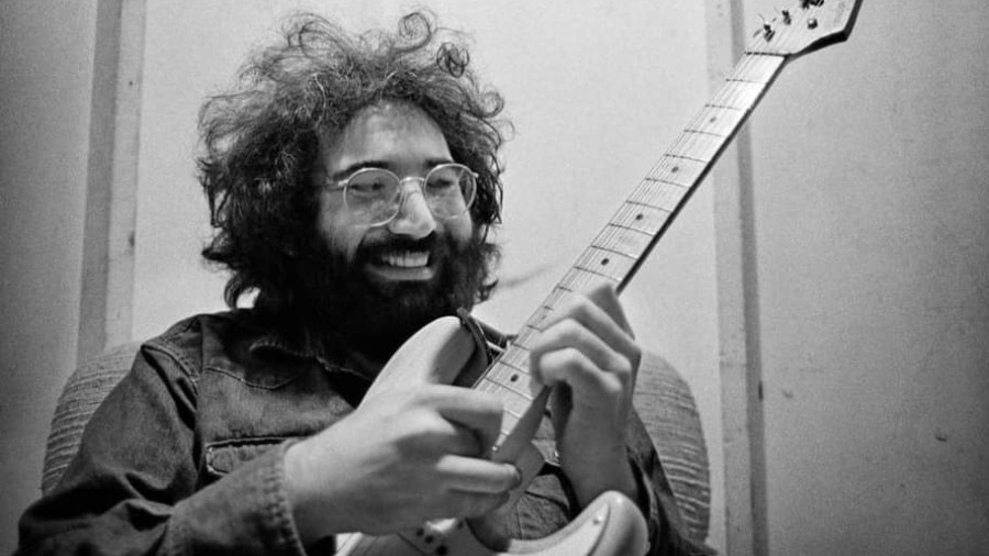 3 Iconic Partscasters Used by Pros That You Can Recreate Yourself