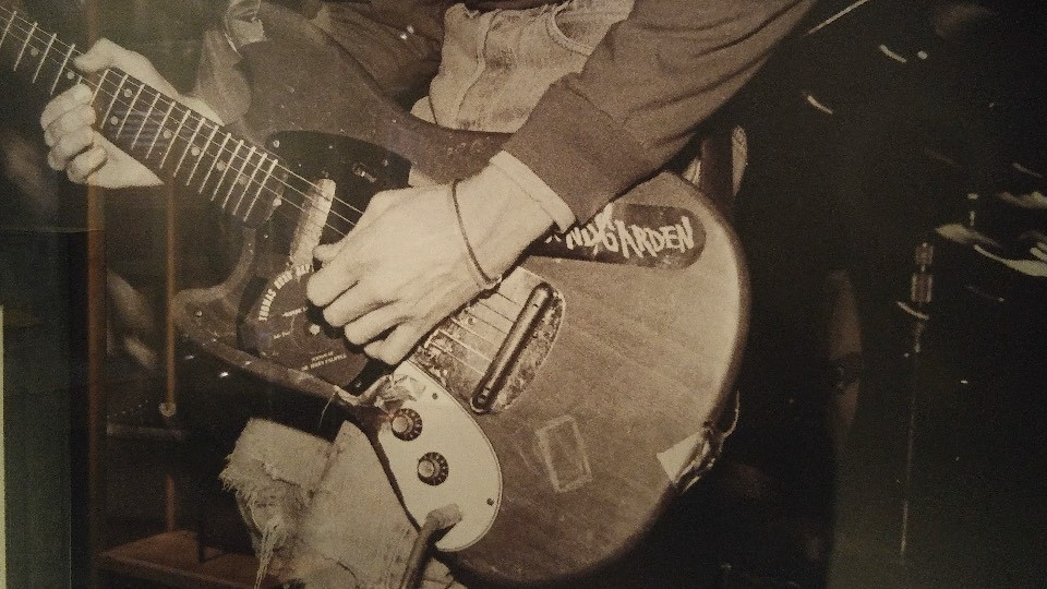 What Was Kurt Cobain s Preferred Guitar Gear Here s What Kim Thayil and Chad Channing Remember Ultimate Guitar