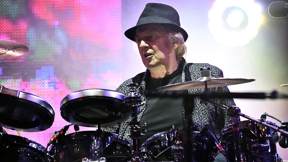 The Rock World Pays Tribute to Late Yes Drummer Alan White | Ultimate ...