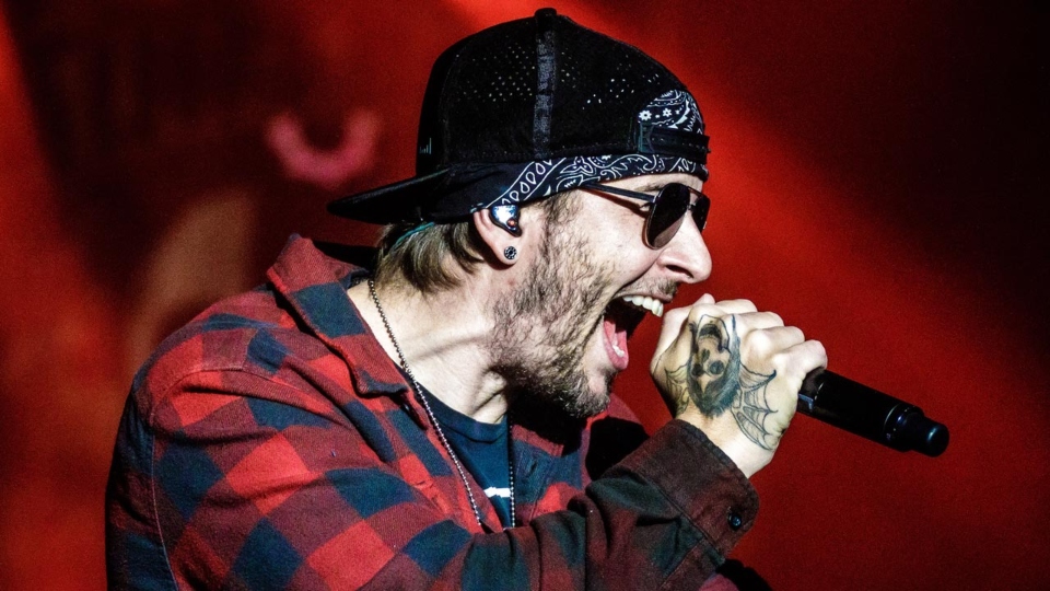 Avenged Sevenfold's Matt Shadows Urges Artists to 'Go Beyond Boundaries' After Global NFT Sales Hit 12-Month Low – Ultimate Guitar