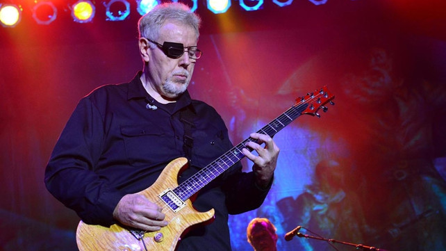 Kansas Guitarist Explains Why Was Never a Strat Guy, Reveals Why His ...