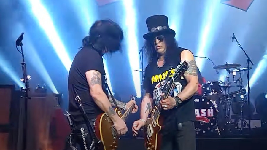Old Guns N' Roses Guitar Duo Reunited: Gilby Clarke Joins Slash on ...