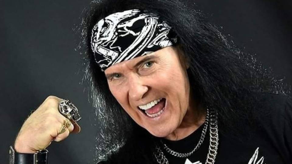 Original AC/DC Singer Blasts Metal's 'Pretend Attitude,' Explains Why ...