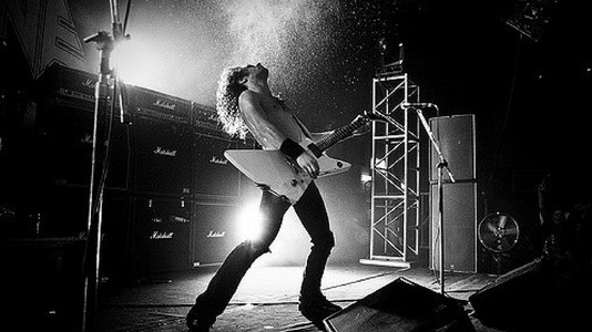 Exclusive Interview With Airbourne Guitarist Joel O'Keeffe