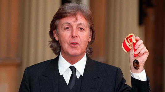 11 Famous Musicians Who Were Knighted