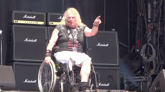 Watch: Grim Reaper's Steve Grimmett Plays First Show Since Losing His Leg