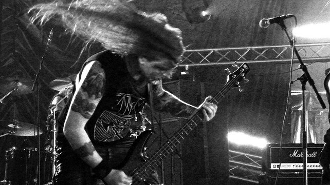 12 Shades Of Headbanging Articles Ultimate Guitar Com