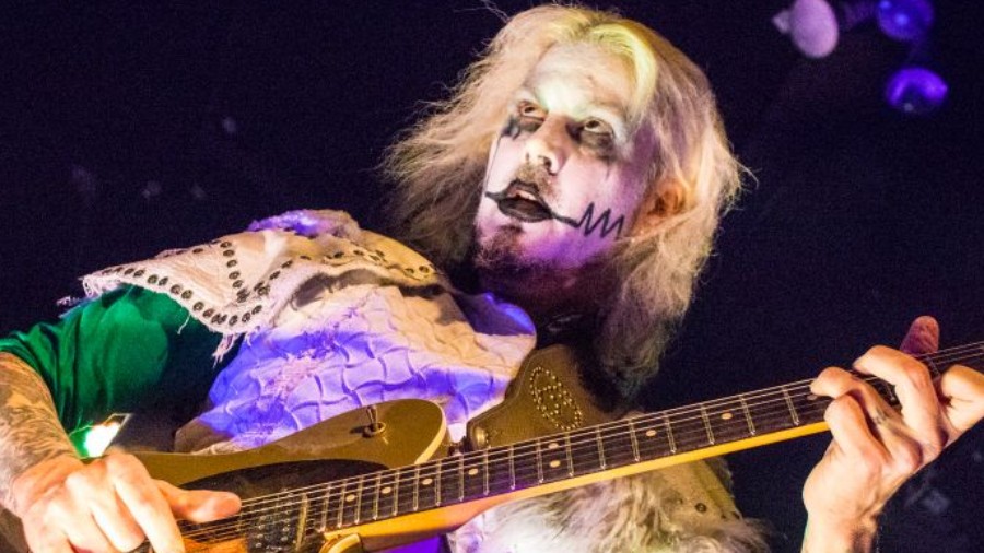 John 5 Recalls Insane Moment With Marilyn Manson Explains Differences To Playing With Rob Zombie Music News Ultimate Guitar Com